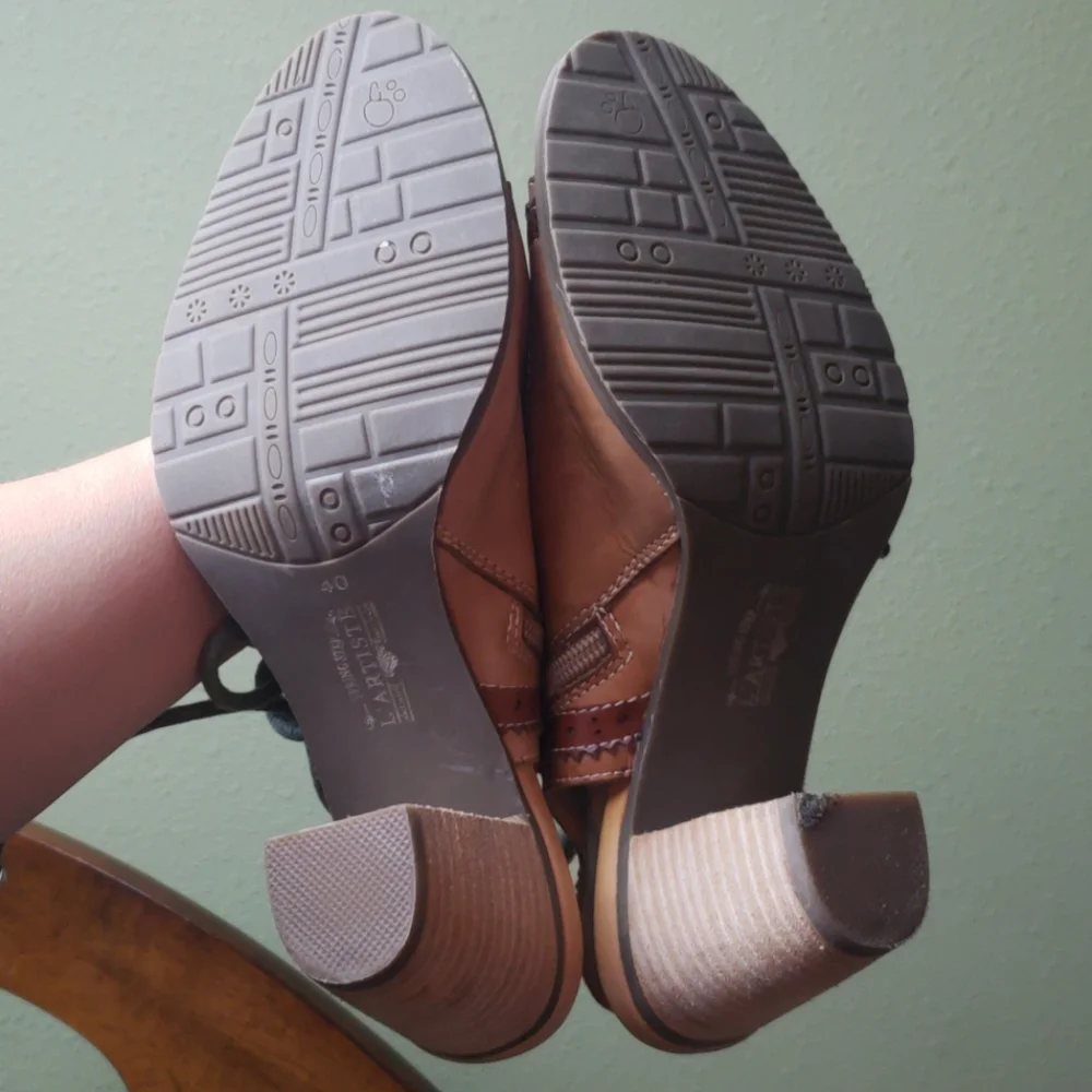 Spring Step Two-Tone Tan Brown Leather Lace-Up Peep-Toe Heels